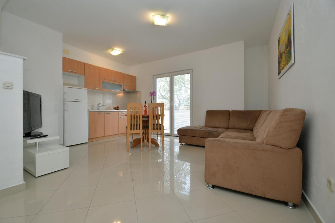 Apartmani Vedrana, Murter Exterior foto