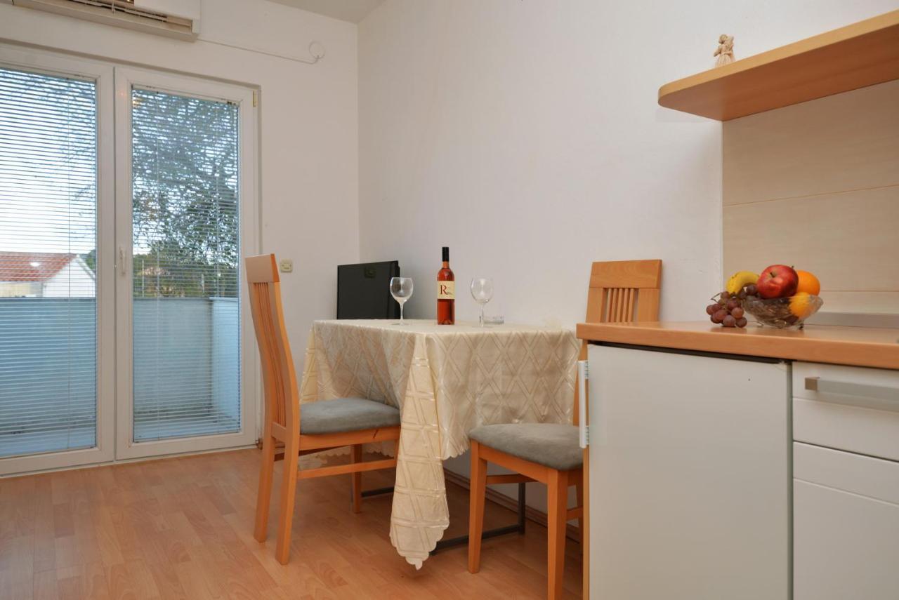 Apartmani Vedrana, Murter Exterior foto