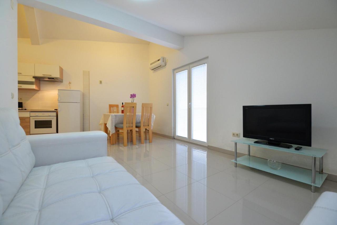 Apartmani Vedrana, Murter Exterior foto