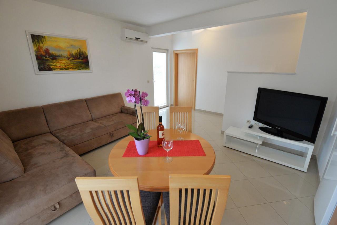 Apartmani Vedrana, Murter Exterior foto
