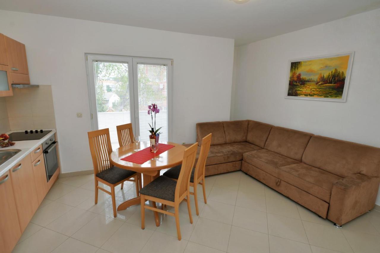 Apartmani Vedrana, Murter Exterior foto