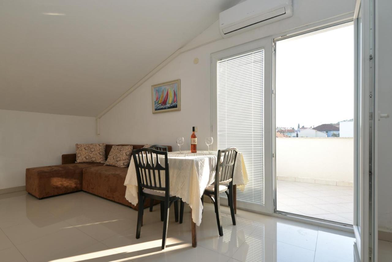 Apartmani Vedrana, Murter Exterior foto