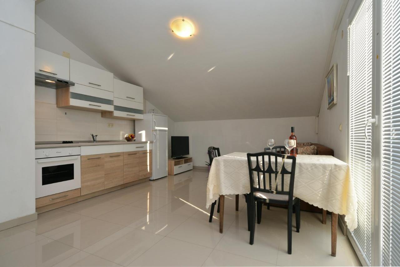 Apartmani Vedrana, Murter Exterior foto