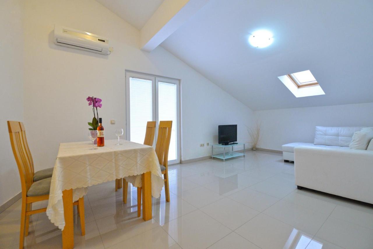 Apartmani Vedrana, Murter Exterior foto